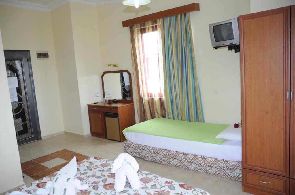 Aparthotel Myra 2*