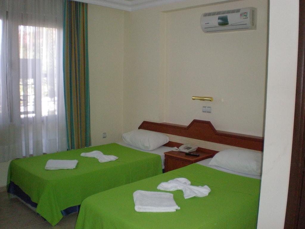 Aparthotel Myra 2*