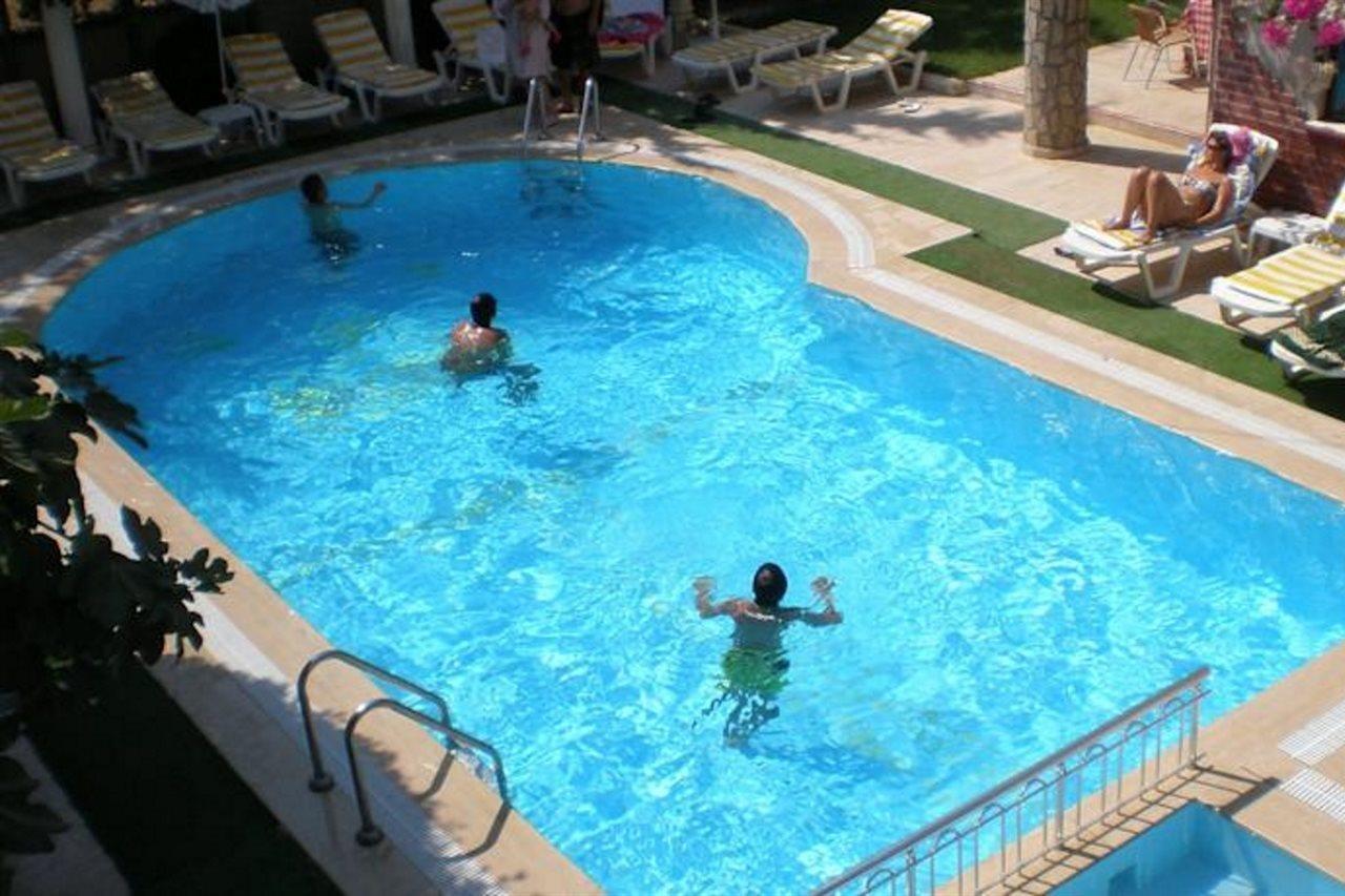 Aparthotel Myra 2*