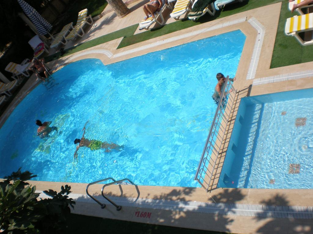 Myra Aparthotel 2*