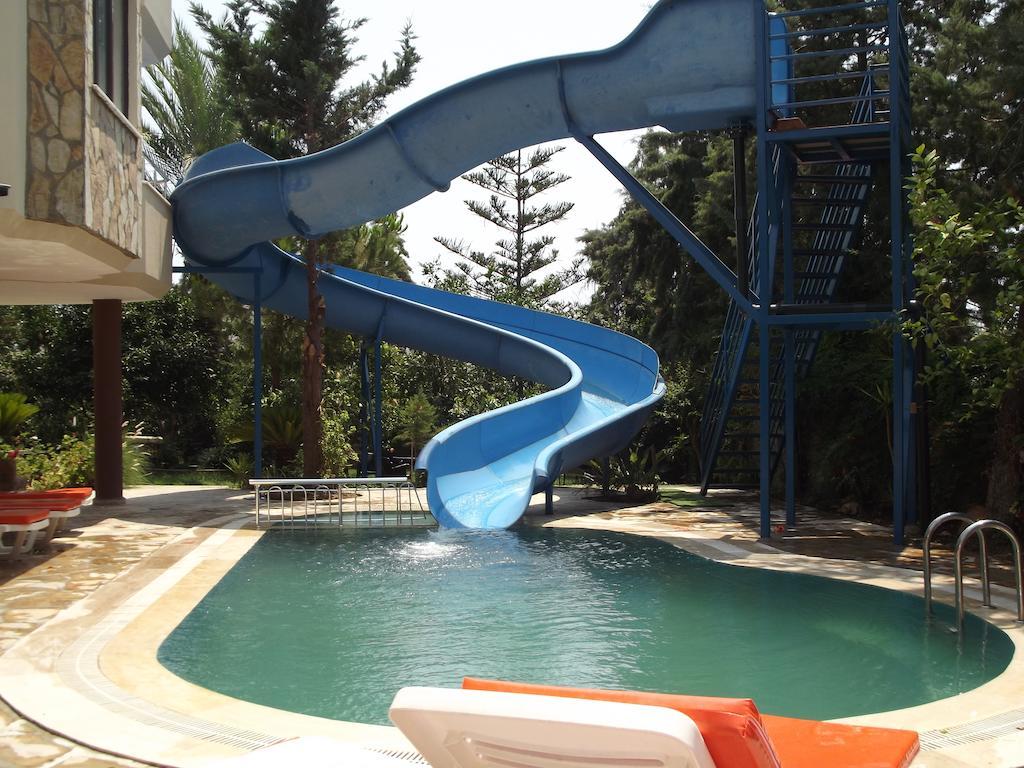Aparthotel Myra 2*