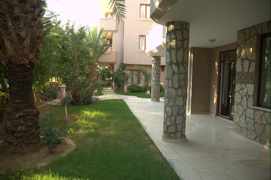 Myra Aparthotel 2*