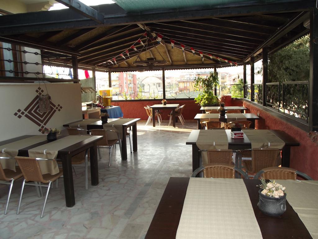 Myra Aparthotel 2*